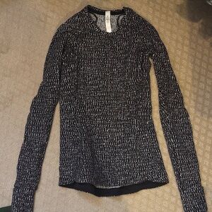 Lululemon Black and White Long Sleeve Sweater Rulu 4